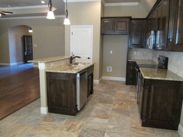 Building Photo - Beautiful 3/2/2 Home in Sandstone Villas