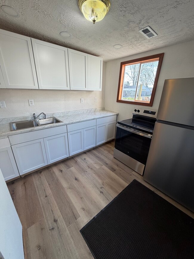 Building Photo - 511 E Harrison St