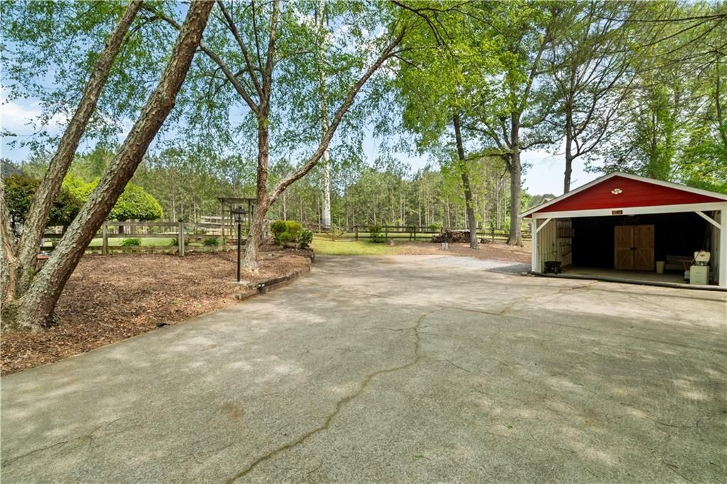 Building Photo - 179 Mt Calvary Rd