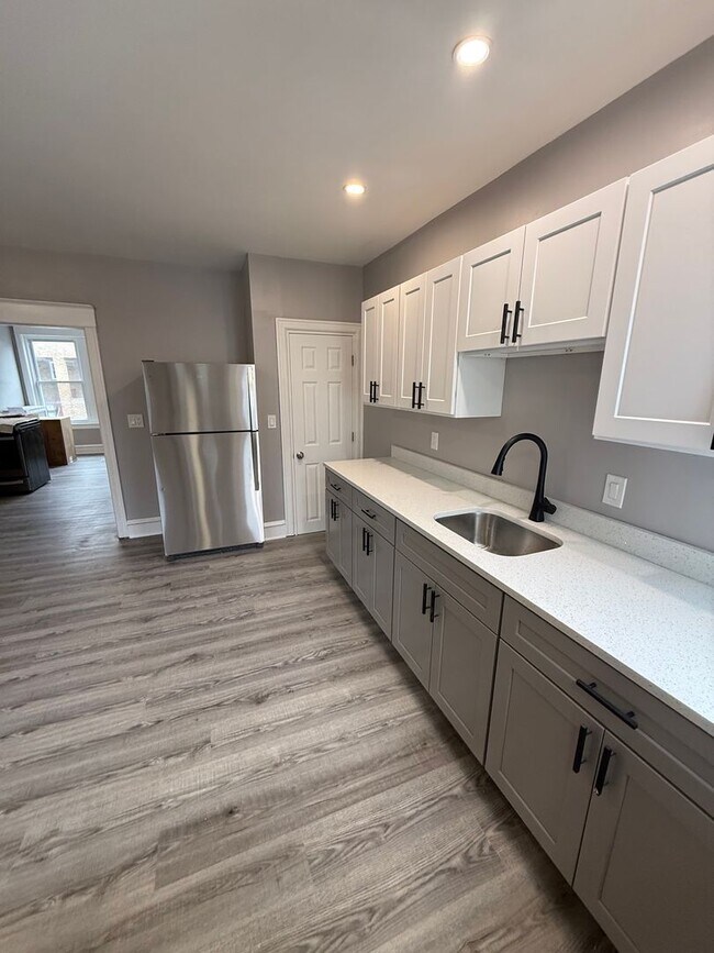 Building Photo - 3 bedroom rental in Olney Section of Philadelphia