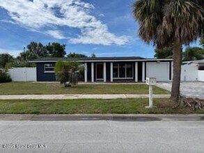 Building Photo - 1575 Glen Haven Dr