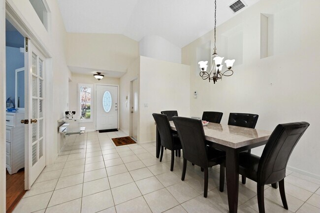 Building Photo - 2241 Soundings Ct
