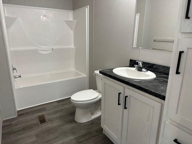 Building Photo - 357 English Oak Ln