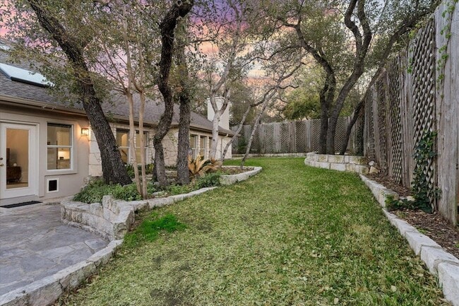 Building Photo - 10502 Grand Oak Dr