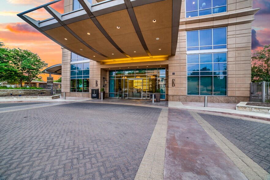 Building Entrance - 4242 Broadway