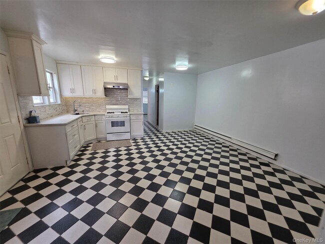Building Photo - 95-09 134th St