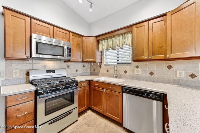 Building Photo - 810 Parkside Pl