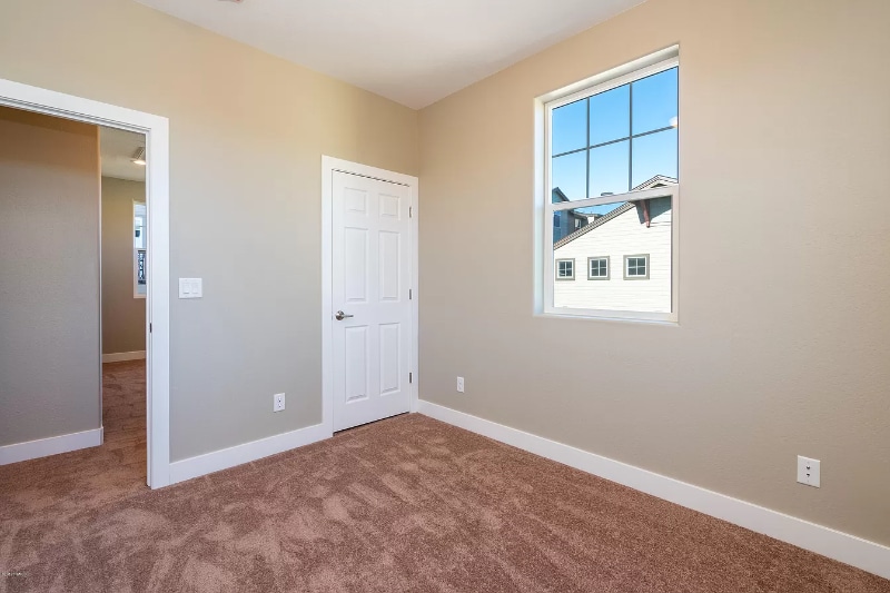 Building Photo - 2430 W Pikes Peak Dr