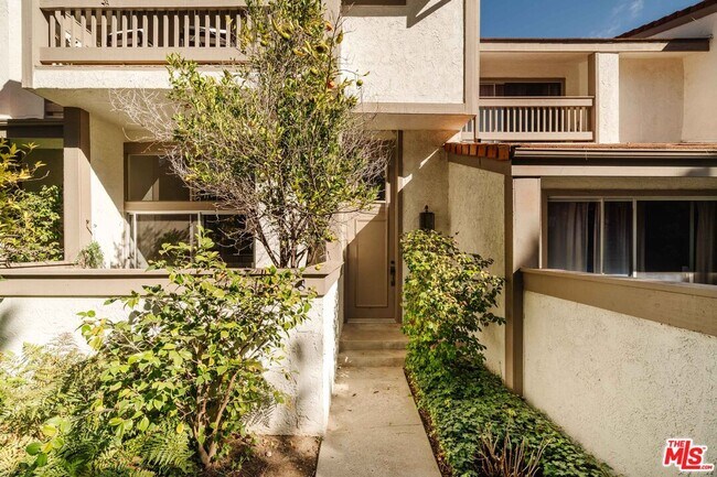 Building Photo - 17158 Palisades Cir