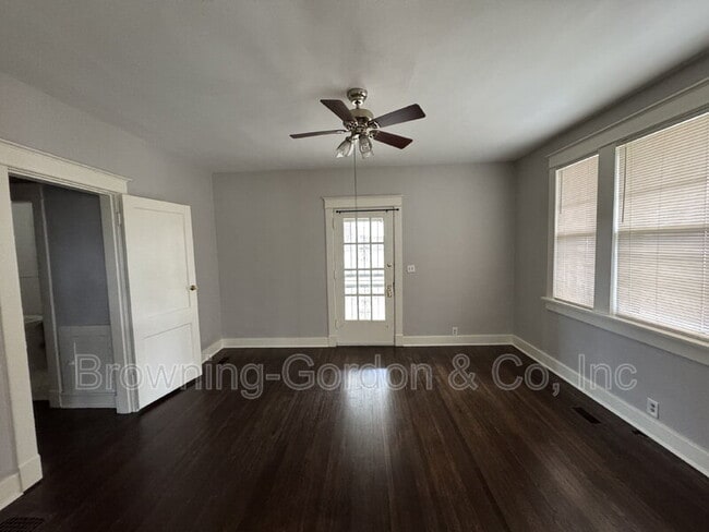 Building Photo - 1806 15th Ave S