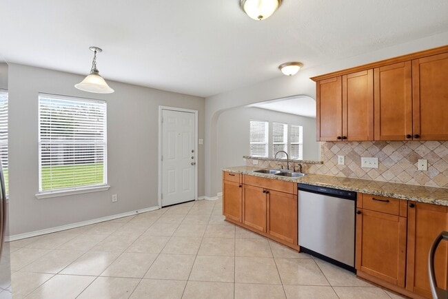 Building Photo - 14022 Crestbourne Ct