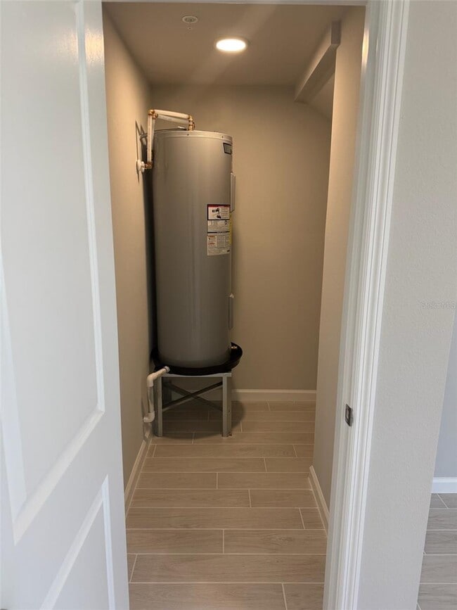 Building Photo - 619 Pothos St