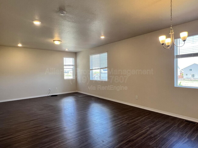 Building Photo - 10051 Ledgestone Terrace