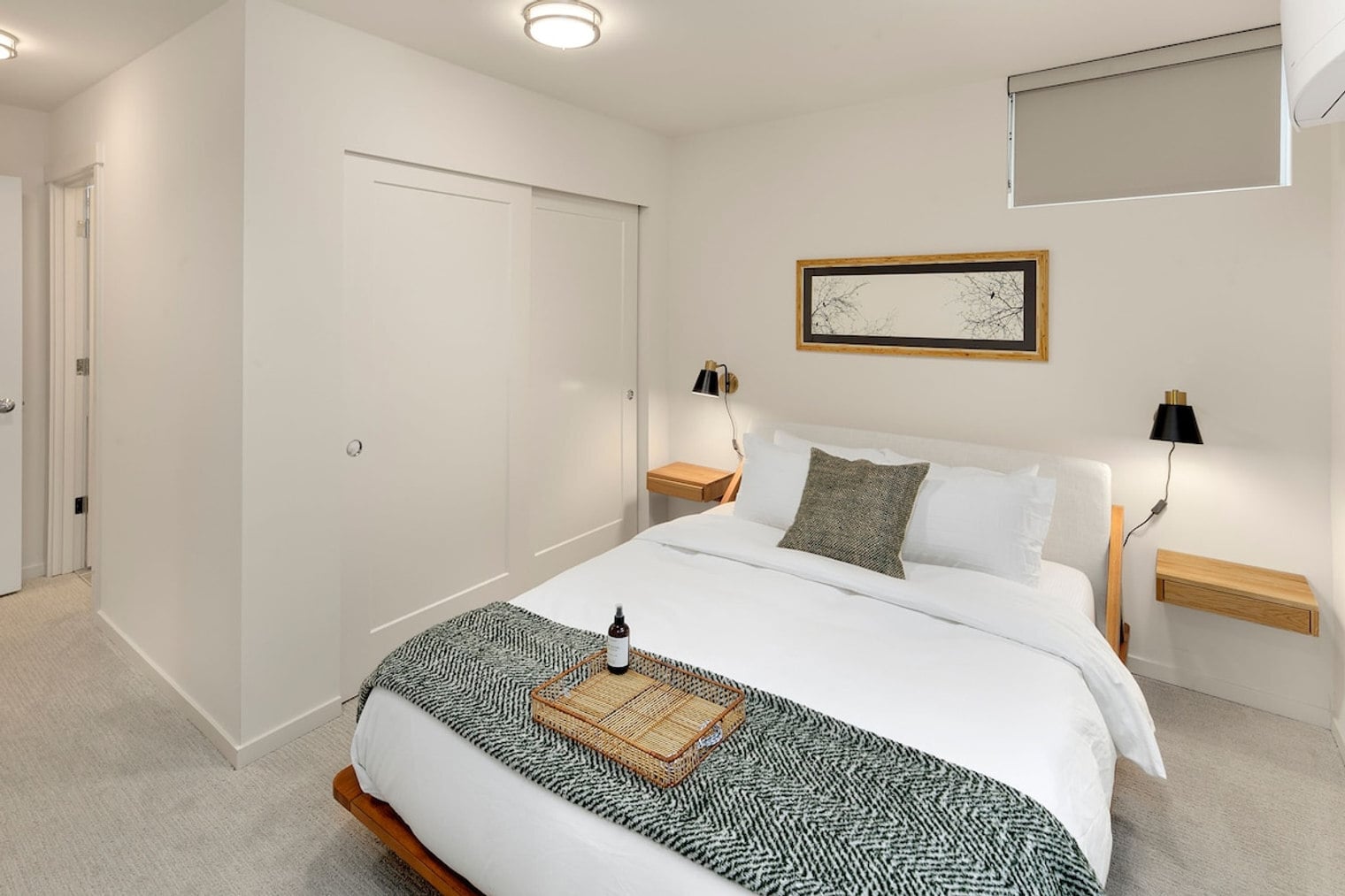 Building Photo - 319 Malden Ave E