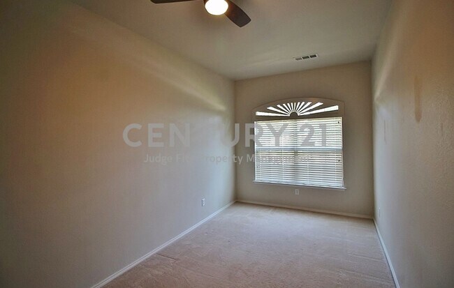 Building Photo - Adorable 3/2/2 in Mansfield ISD For Rent!