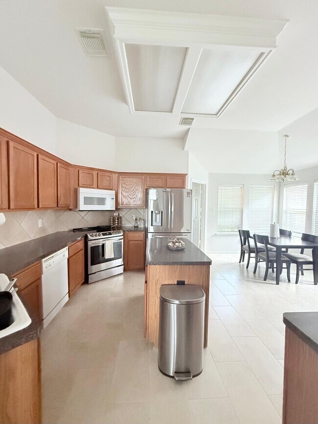Building Photo - 6338 Big Oak Canyon Dr
