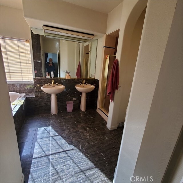 Building Photo - 12944 Woodbridge St