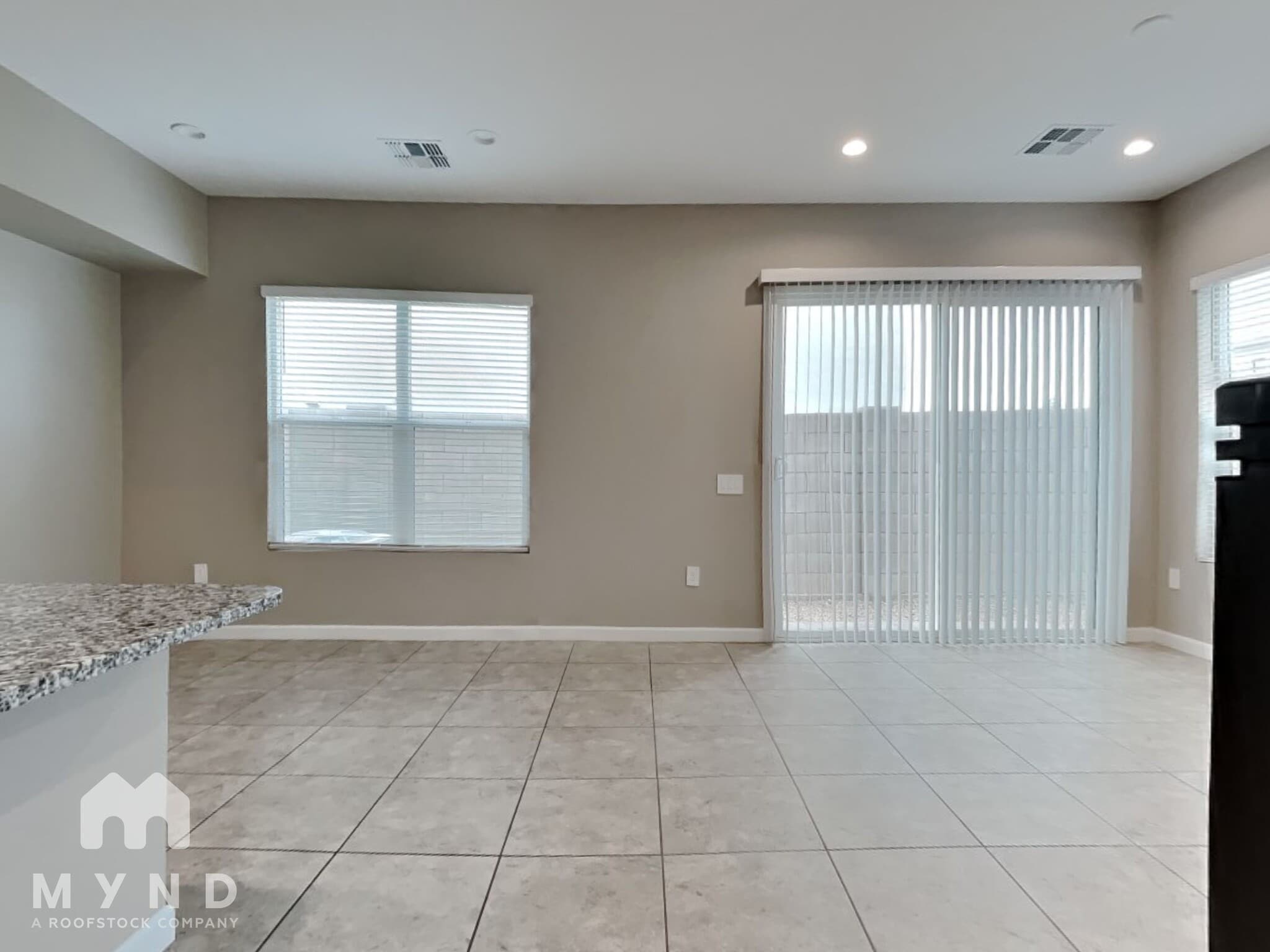 Building Photo - 4839 E Village Dr