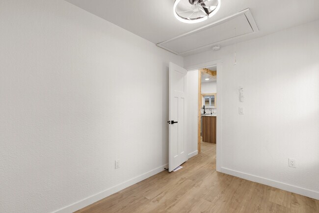 Building Photo - 11259 Chapp Ave