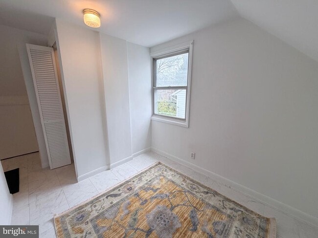 Building Photo - 2207 Luzerne Ave