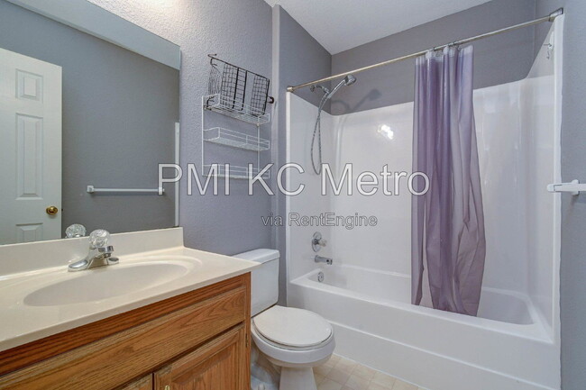 Building Photo - 15811 E 20 St S