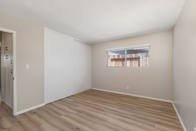 Building Photo - Gorgeous remodeled 3bd 2 bath home availab...