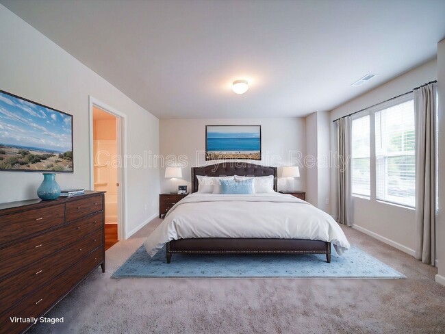 Building Photo - 916 S Battleground Ave