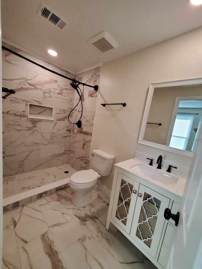 Building Photo - 6608 Autumnleaf Dr