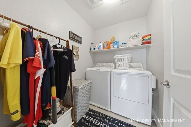 Building Photo - 694 Monroe Hl Pl