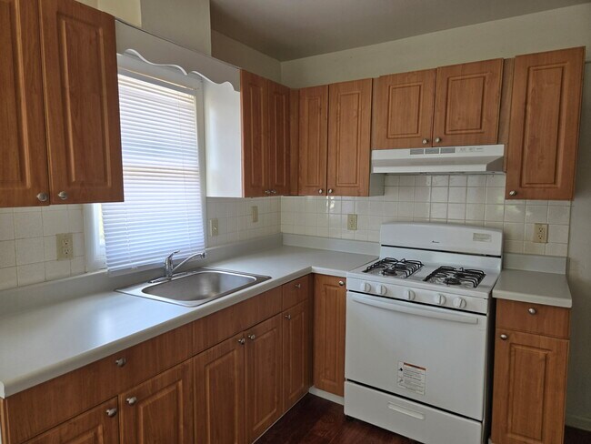 Building Photo - 3129 10th St