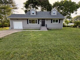 Building Photo - 44 Pine Tree Dr