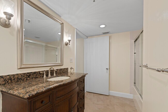 Building Photo - 7020 Half Moon Cir