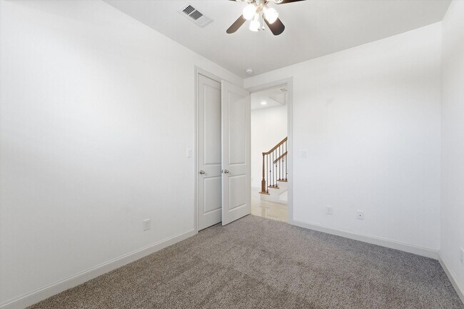 Building Photo - Awesome Two Story town home located in the heart of the city!