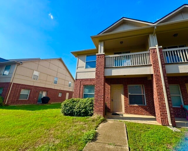 Building Photo - 3817 Shire Valley Dr