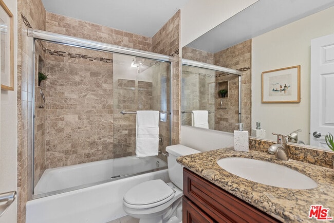 Building Photo - 7301 Vista Del Mar