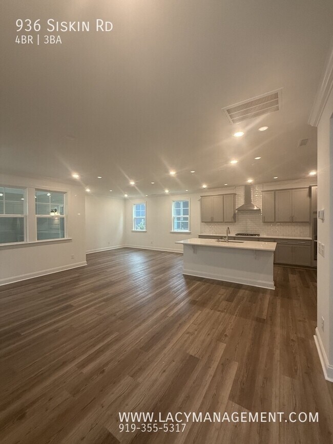 Building Photo - 936 Siskin Rd