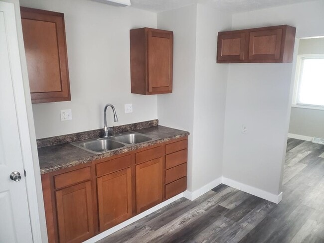 Building Photo - 439 S Illinois St