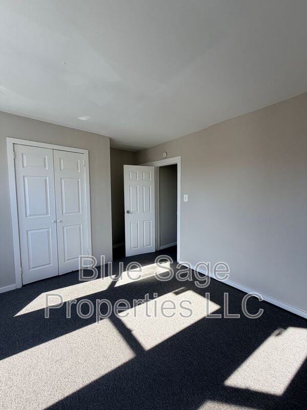 Building Photo - 425 Pusey Ave