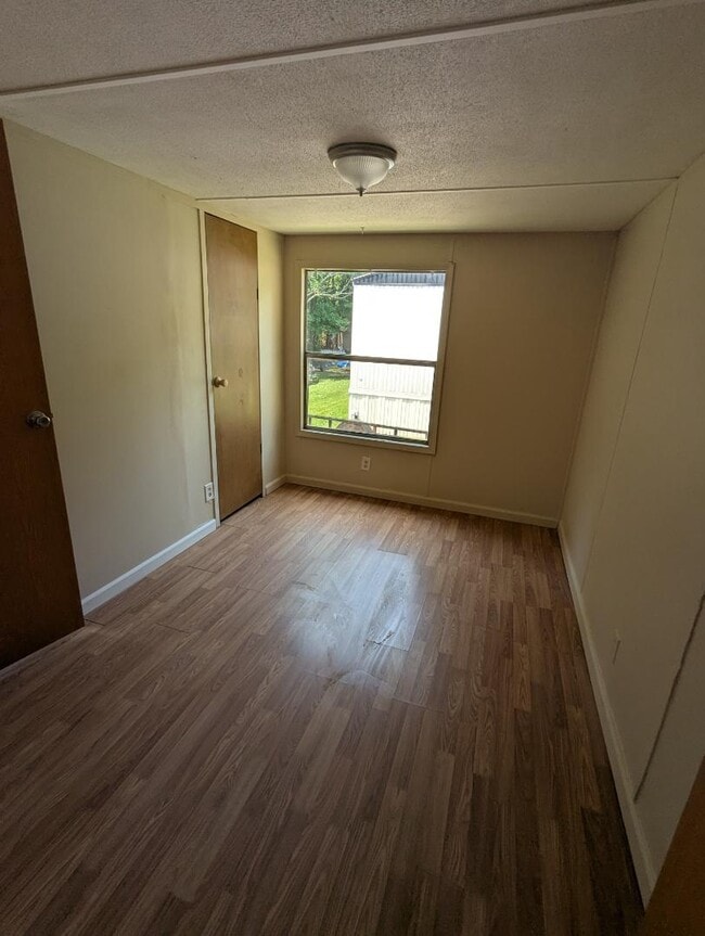 Building Photo - 113 Goheels Dr