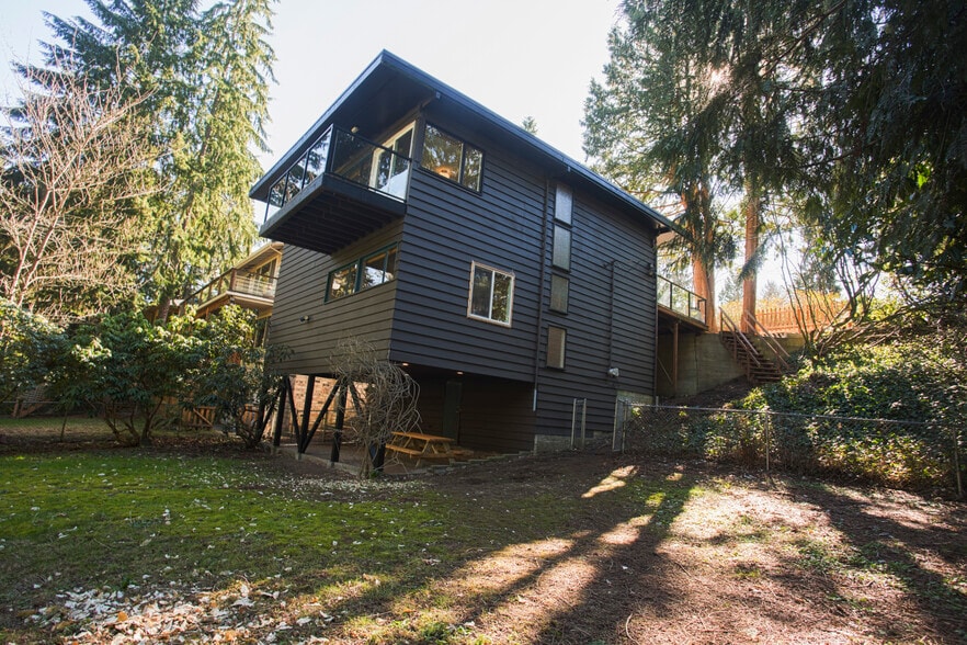 Large backyard on Thornton Creek - 3008 NE 117th St