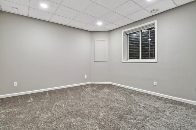 Basement Bedroom - 8939 371st Ave