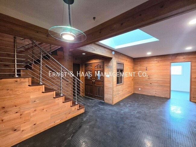 Building Photo - 1330 Ximeno Ave