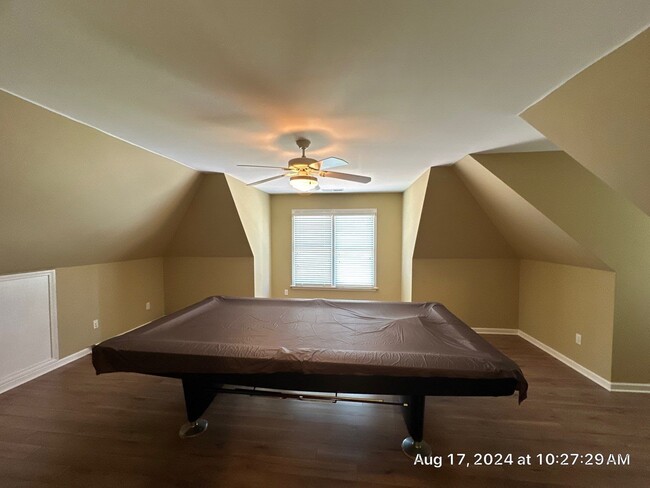 Building Photo - 10135 Ridgewood Oak Dr
