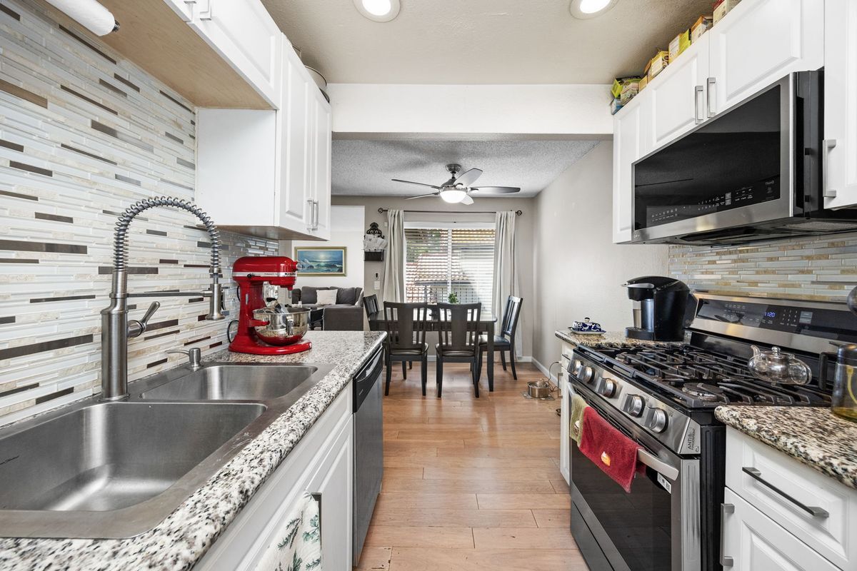 Building Photo - 1336 Brentwood Cir