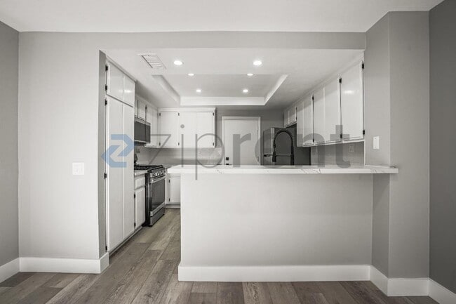 Building Photo - Unit