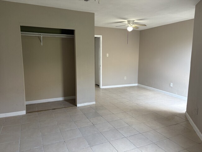 Building Photo - 1014 Graham Dr