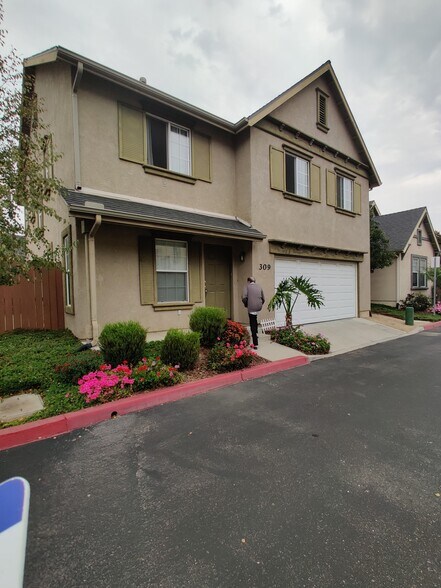 Primary Photo - 309 Quail Cir