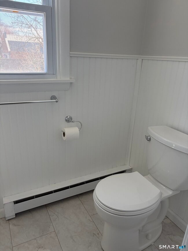 Building Photo - 123 Longview Ave