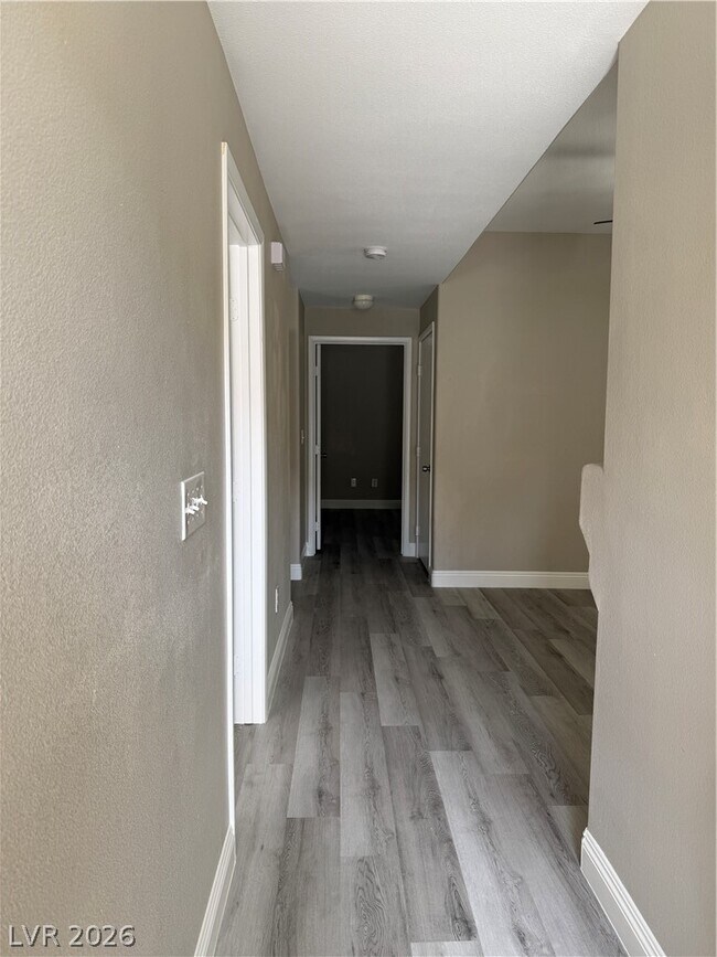 Building Photo - 9050 W Warm Springs Rd