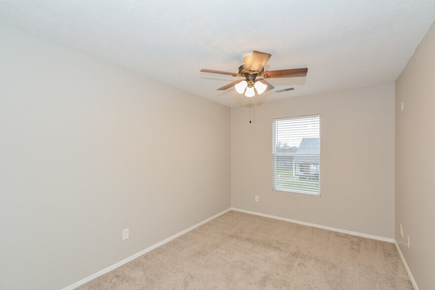 Building Photo - 2653 Sutherland Dr